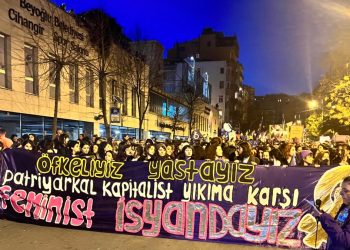 8 Mart’ta İstiklal Caddesi Yine Kadınlara Kapatıldı: En Az 10 Gözaltı