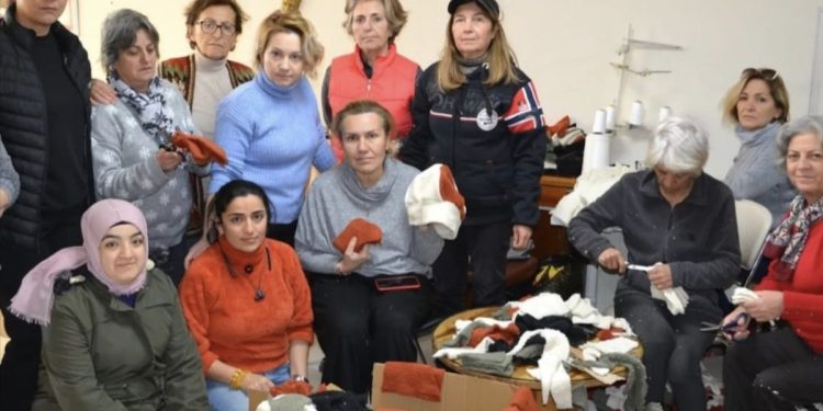 Kadınlardan 8 Mart’ta Depremzedelerle Dayanışma