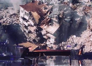 Depremzedeler İçin Konserde 2,3 Milyon Euro Bağış