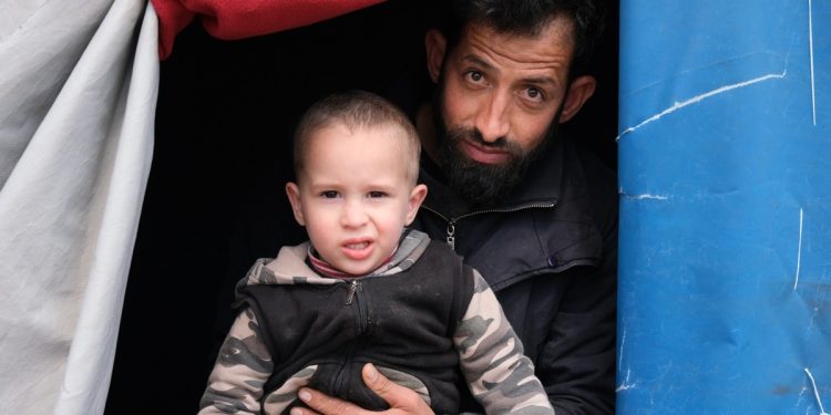 “Suriye’de Savaş Türkiye’de Deprem Arada Kaldık“