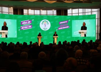 Kürt Sorunu Çözümü Vaadi: “Çok Dilli” Yeni Anayasa