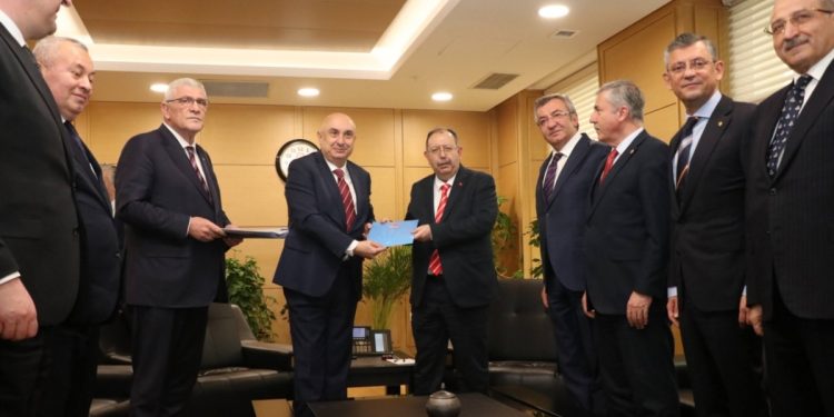 Ankara Siyasetinde İttifak ve Adaylık Hareketliliği