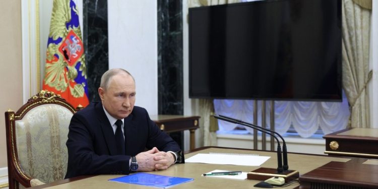 Putin: Çin’le askeri ittifak kurmuyoruz, şeffaf işbirliği yapıyoruz