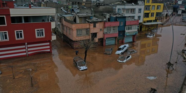 Deprem bölgesi Adıyaman ve Şanlıurfa’daki sellerde hayatını kaybedenlerin sayısı 14’e yükseldi