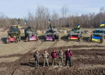 Ukrayna uzun süredir talep ettiği Batılı ağır muharebe tanklarını teslim aldı