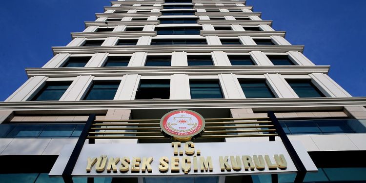 YSK’nın Erdoğan’ın yeniden cumhurbaşkanı adaylığına yapılan itirazları reddetmesine tepki