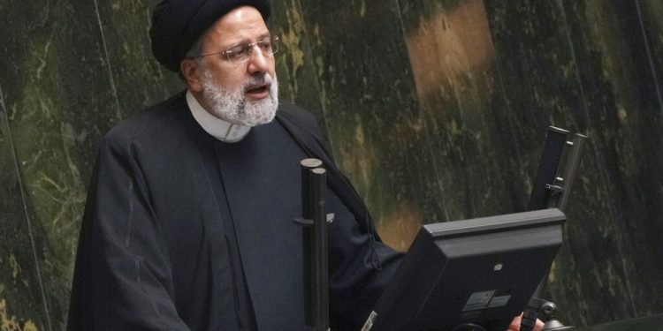 İran Cumhurbaşkanı Reisi, Suudi Arabistan Kralı’nın davetini ‘memnuniyetle’ karşıladı