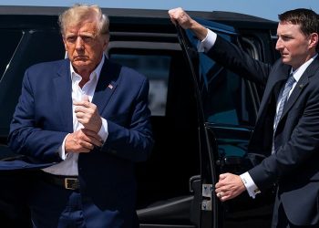 Jüriden Donald Trump’a resmi suçlama: ABD tarihinde ilk kez eski bir başkan hakim karşısına çıkacak