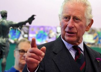 Fransa’da emeklilik karşıtı gösteriler: İngiltere Kralı 3. Charles’ın ziyareti ertelendi