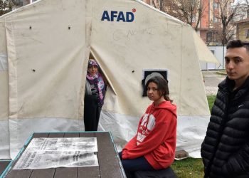 120 kişinin yaşadığı binadan sadece 6 kişi kurtuldu