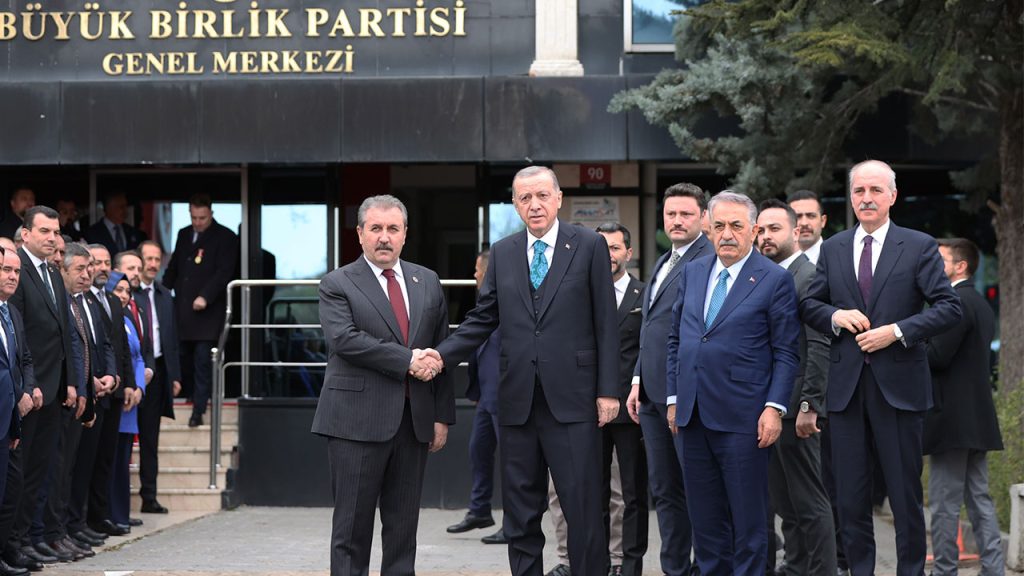 Erdoğan, Büyük Birlik Partisi’ni ziyaret etti