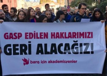 4 ‘Barış Akademisyeni’ için göreve iade kararı