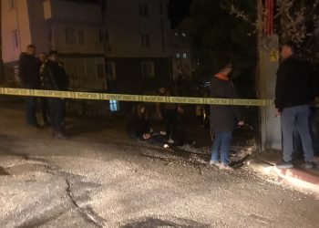 5 yıl önce boşandığı kadını ve erkek arkadaşını vurdu!