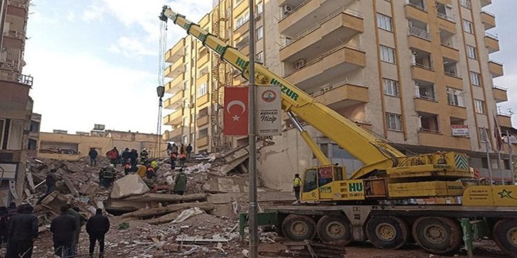 51 kişinin öldüğü Furkan Apartmanı’nın ön raporu: Kolonlar kesildi, eklemeler yapıldı, kaçak kat inşa edildi