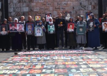 Kayıp yakınları Mungan ve Kürsep’in akıbetini sordu