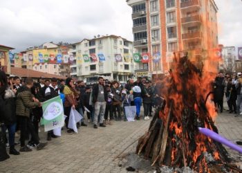 Çağdaş Kawa’nın memleketinde Newroz ateşi