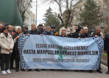 Hasta tutukluya kelepçeli ameliyat!