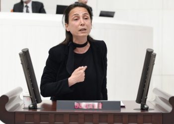 Depremzededen ‘Utanç Müzesi’ talebi: AKP’nin fotoğrafları sergilenmeli