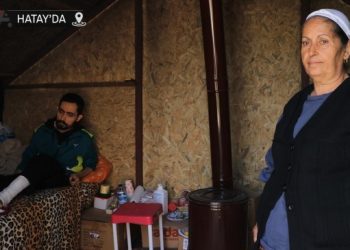 Dayanışma merkezi depremzedenin yuvası oldu: Kenti terk etmeyeceğiz