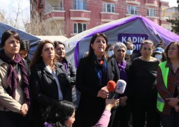 Buldan: Kadınların gücü bu iktidarı göndermeye yetecek