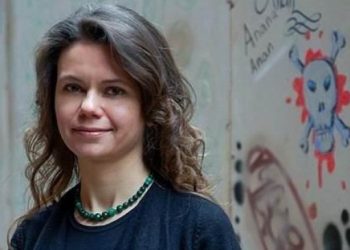 Ceren Sözeri ve Evrensel’e  açılan dava ertelendi