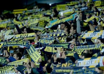 ‘Hükümet istifa’ diyen taraftara seyirden men cezası