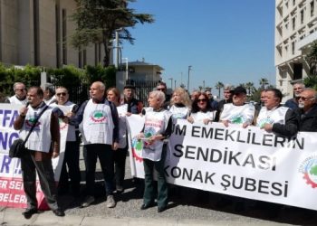 Emekliler: Bu zam değil seçim rüşvetidir