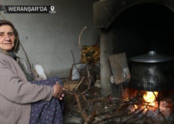 Çadır verilmedi, hasarlı tandırda yaşıyor