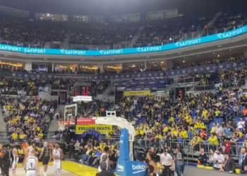 Fenerbahçe’nin basketbol maçında da ‘hükümet istifa’ sloganı