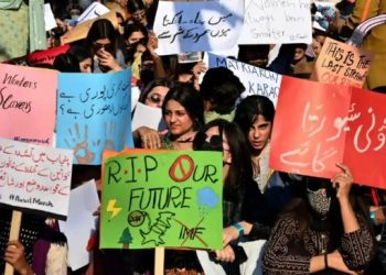 Pakistan ve Afganistan’da kadınlar yasaklara rağmen 8 Mart alanlarında