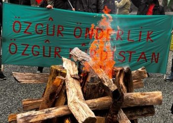 İsviçre’nin Chur kentinde Newroz ateşi