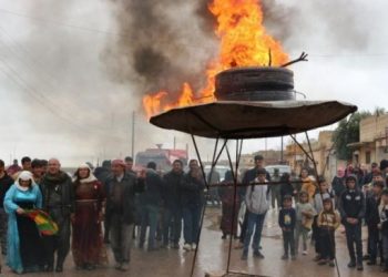 Kobanê’de Newroz kutlaması