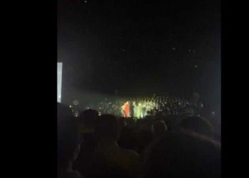 İstanbul’daki konserde ‘hükümet istifa’ sloganı