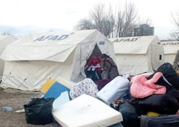 Depremzede Suriyeliler çadır kentten çıkarıldı