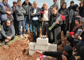 Erdal İper’in kardeşi: Ağabeyim zafer işaretini çok severdi