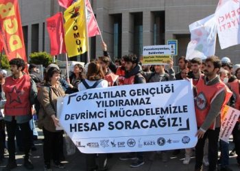 İstanbul’da yaklaşık 20 kişi darp edilerek gözaltına alındı