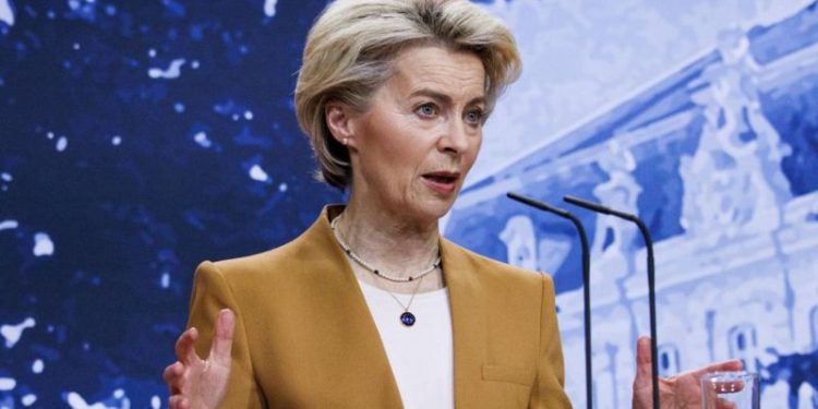 Avrupa Birliği (AB), 20 Mart'ta Türkiye ve Suriye'deki depremzedeler için Uluslararası Bağış Konferansı düzenleyecek. Brüksel'de yapılacak konferansı, birliğin yürütme organı Avrupa Komisyonu ve İsveç'in dönem başkanı olduğu AB Konseyi organize ediyor.