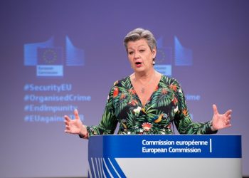 AB İçişlerinden Sorumlu Komiser Johansson: Hak ihlallerini ve geri itme şikayetlerini takip ediyoruz