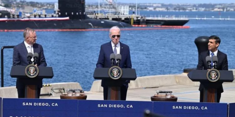 ABD, İngiltere ve Avustralya'nın Çin'i dengeleme amaçlı, nükleer denizaltı projesine dayalı güvenlik paktı