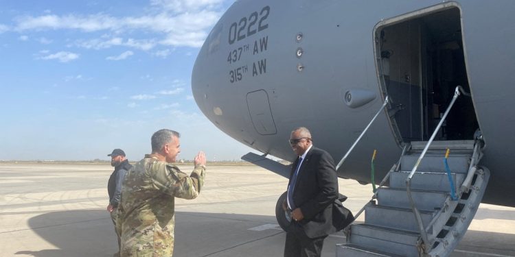 ABD Savunma Bakanı'ndan Irak'a sürpriz ziyaret