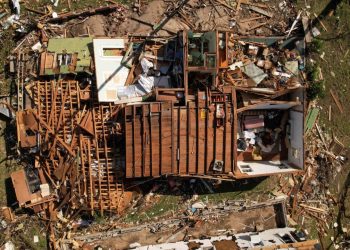 ABD'de hortumlar nedeniyle, Mississippi'de 25, Alabama'da bir kişi öldü