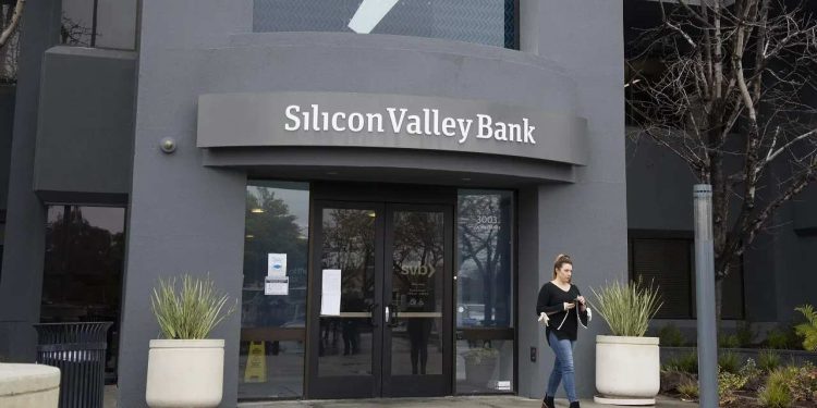 ABD'de iflas eden Silikon Vadisi Bankası satıldı