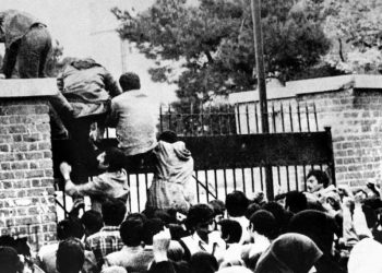 ABD’li politikacı 43 yıllık sırrı ifşa etti: Reagan’ın ekibi seçimi kazanmak için İran’a “ABD’li rehineleri bırakmayın” demiş