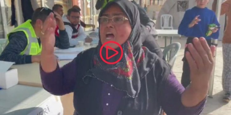 AFAD çalışanından depremzedeye: Yüzüğünü satarak ihtiyaçlarını karşılayabilirsin