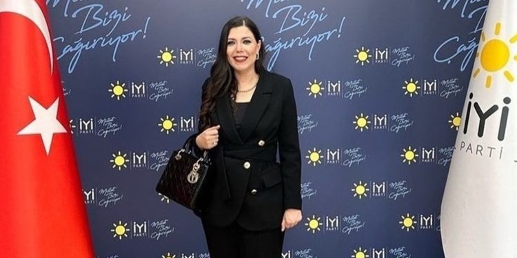 AKP'yi şok edecek transfer! Pelin Gündeş Bakır'ın yeni partisi belli oldu