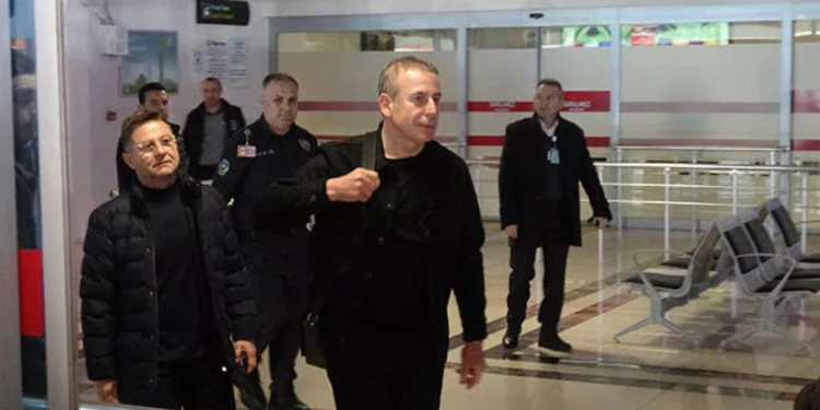 Abdullah Avcı, vedalaşmak için Trabzon’a geldi