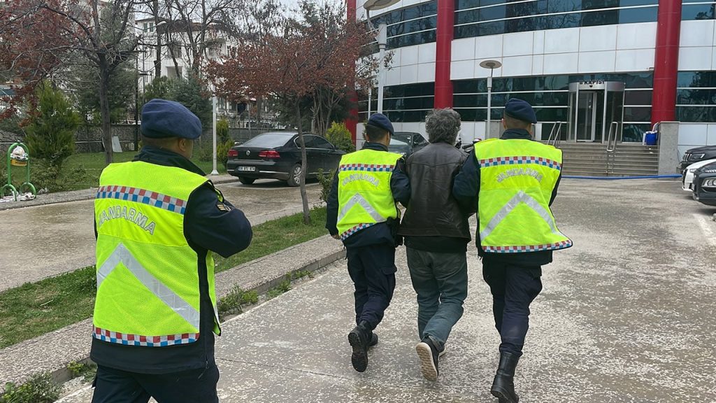 Adıyaman'da yıkılan İsias Otel'in inşaatının fenni mesulü gözaltına alındı