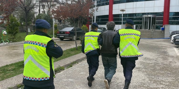 Adıyaman'da yıkılan İsias Otel'in inşaatının fenni mesulü gözaltına alındı