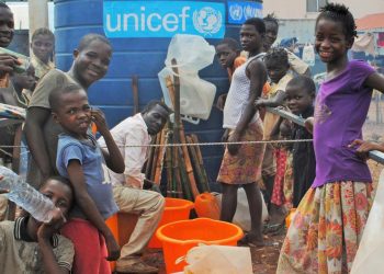 Afrika'da 190 milyon çocuk su krizi yaşıyor