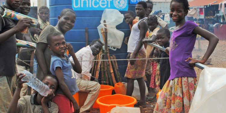 Afrika'da 190 milyon çocuk su krizi yaşıyor